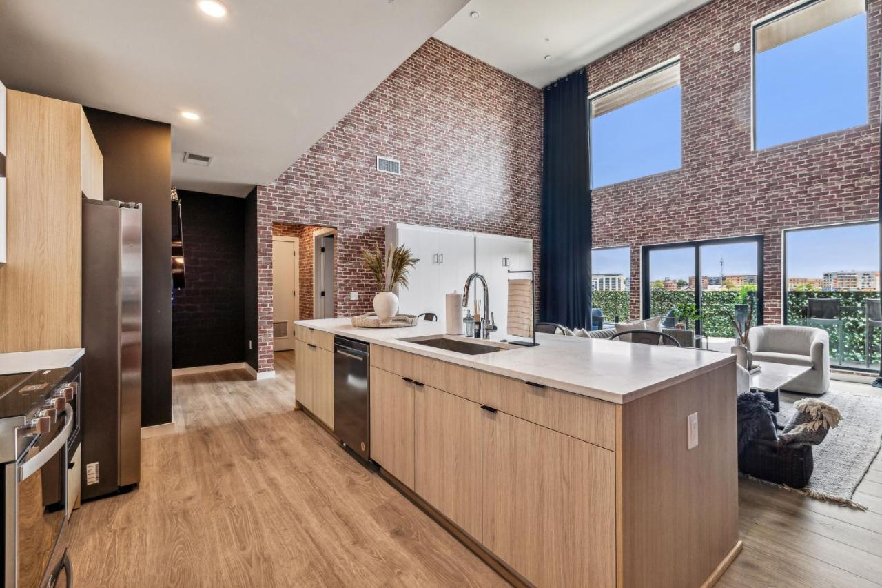 Grand Ole Nashville in Downtown Nashville, Walk to Broadway, Parking, Pool, Gym - 3