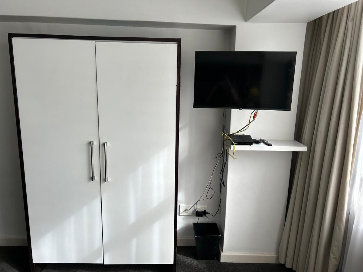 Upmarket Studio Apartment in Cape Town City Centre - The Adderley - 2