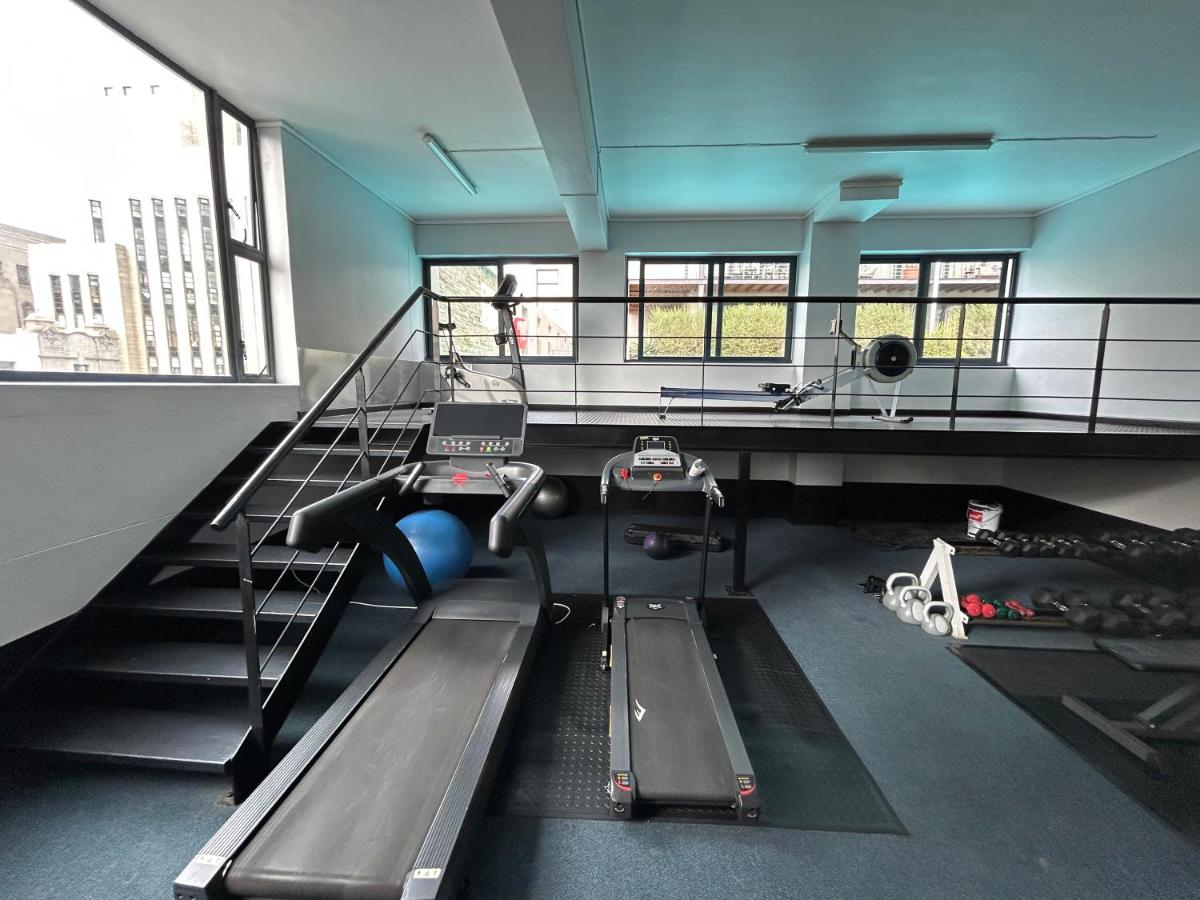 Upmarket Studio Apartment in Cape Town City Centre - The Adderley - 5