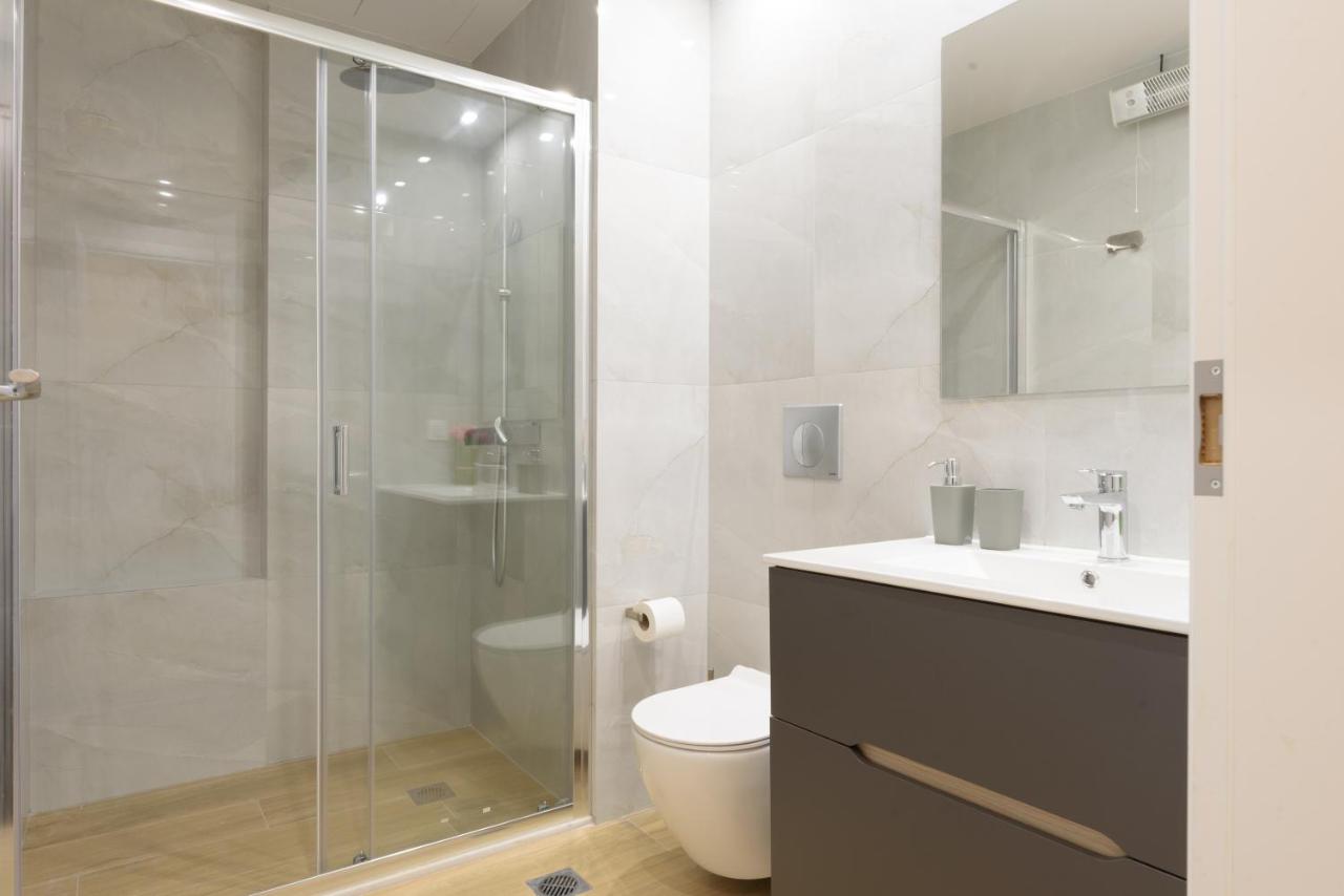 Chic 1-Bedroom Apartment with balcony by WeHost Athens - 3