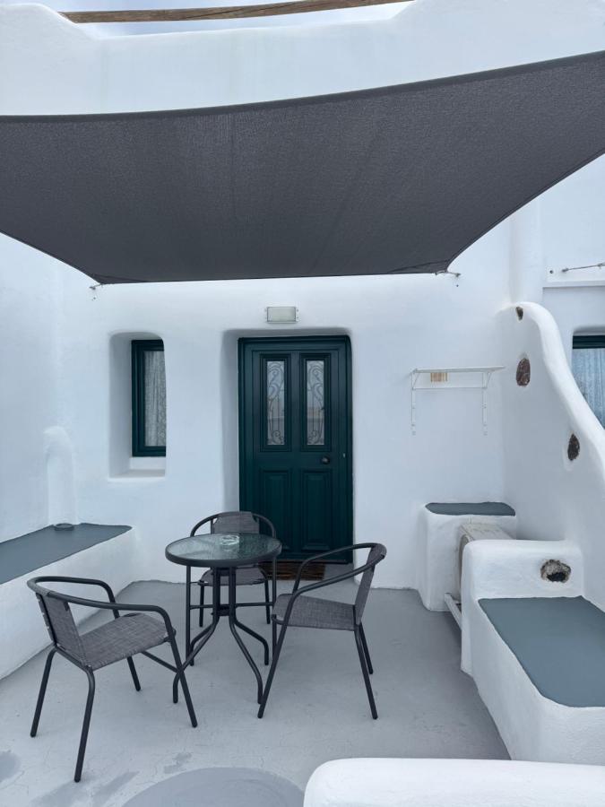 Manias Fira Residences - 4