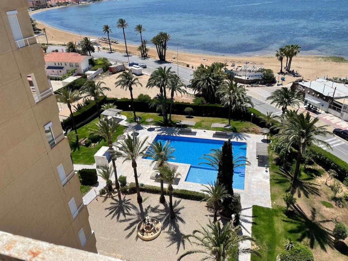 Piscina y Exterior