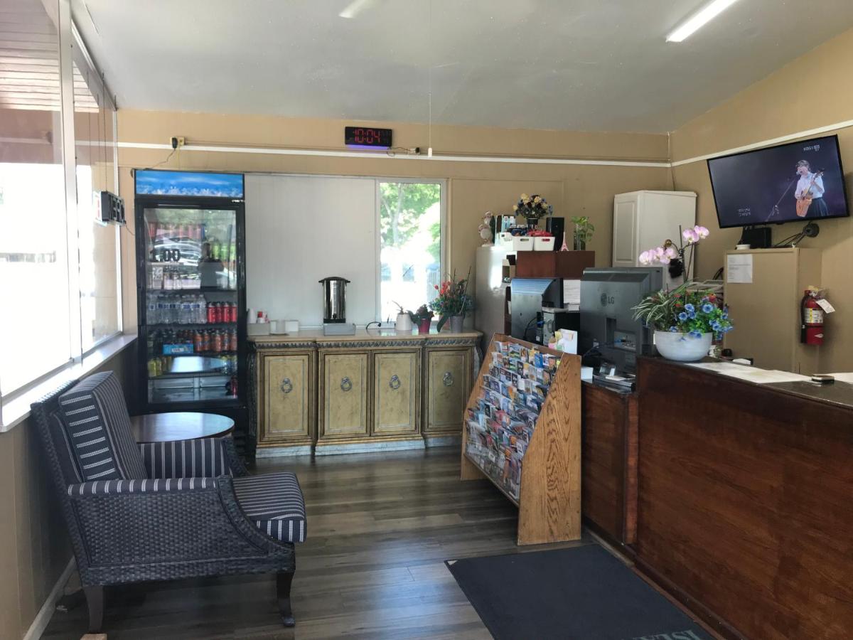 Lamplighter Motel — photo 8