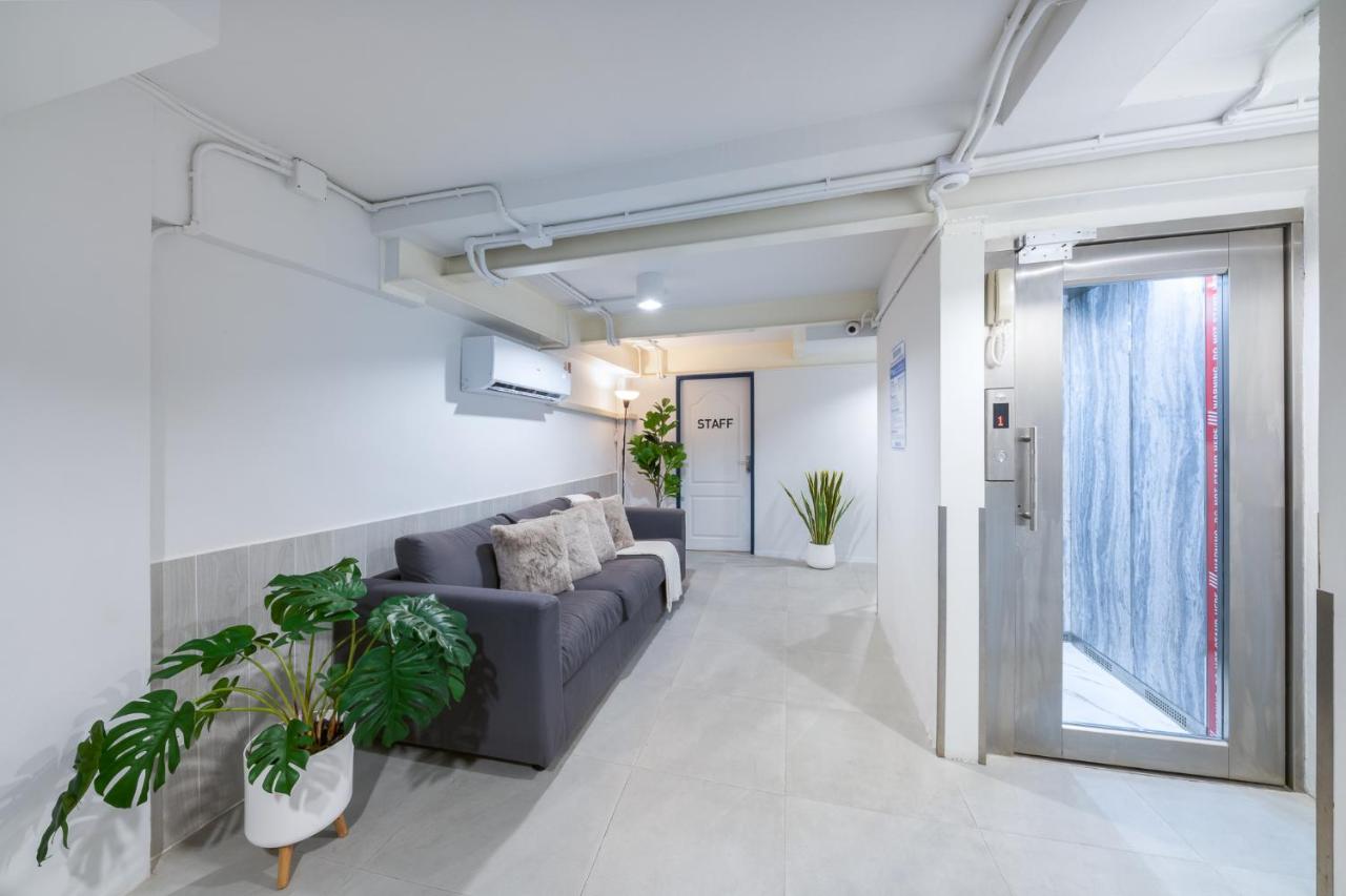 Petchaburi22 Apartments next to Platinum mall - 2