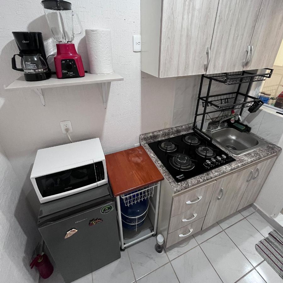 Bonito departamento en privada con alberca - 5