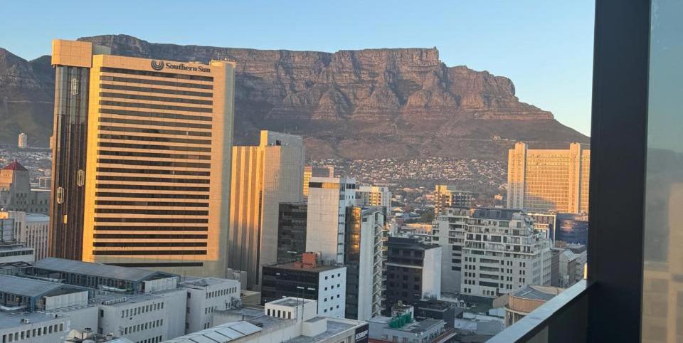 2101 The Rubik A Private City Sanctuary with Table Mountain Views - 3