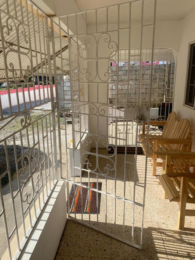 Entire 3 bedrooms in Saint Thomas Jamaica fully air-conditioning - 5