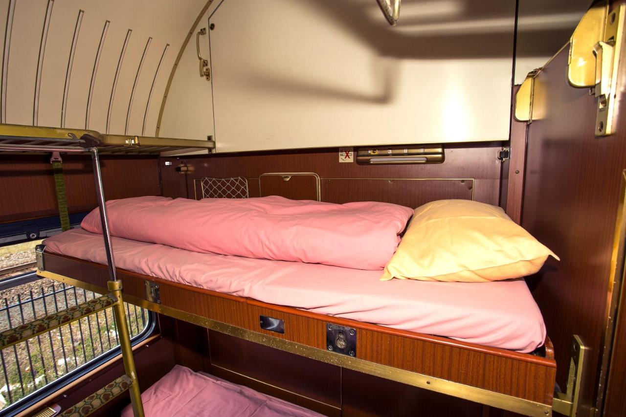Train Lodge Amsterdam - 2