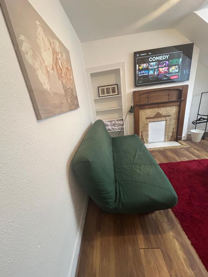 Standard Double Room with Shared Bathroom