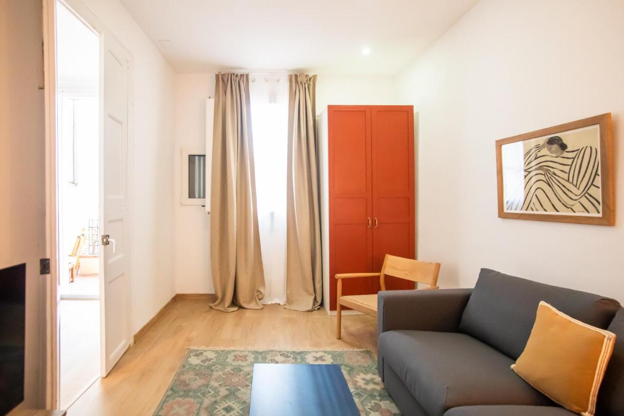 2ESC1067 - Magnific 2br flat in the gothic distric - 5