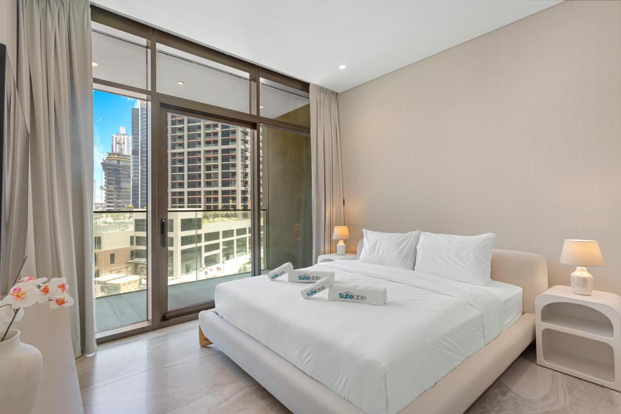 Lavish 1-Bedroom with Burj Khalifa view in Peninsula - 2