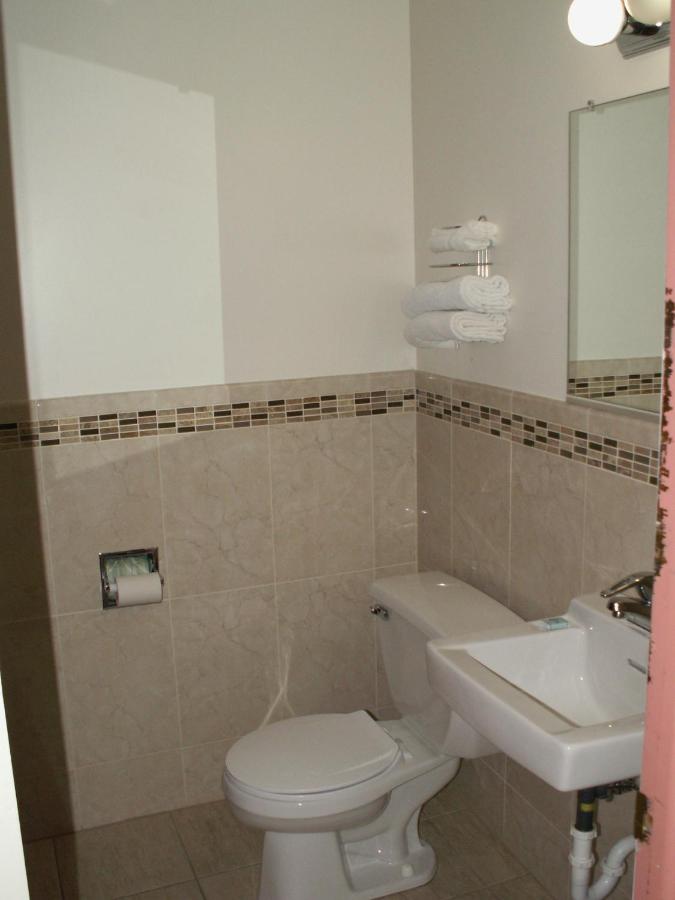 RELAX INN MOTEL — photo 18