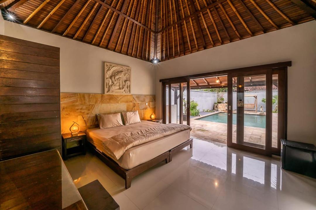 Villa 5 Bedroom private pool beach side Sanur - 2