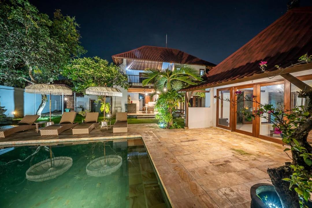 Villa 5 Bedroom private pool beach side Sanur - 4