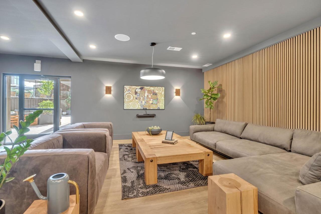 The Wallen Downtown Nashville Walk to Broadway, Parking, Heated Pool, Gym - 4