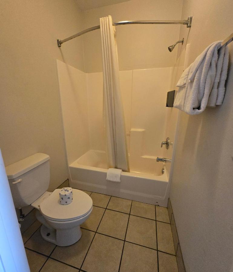 Whitesboro Inn & Suites — photo 10