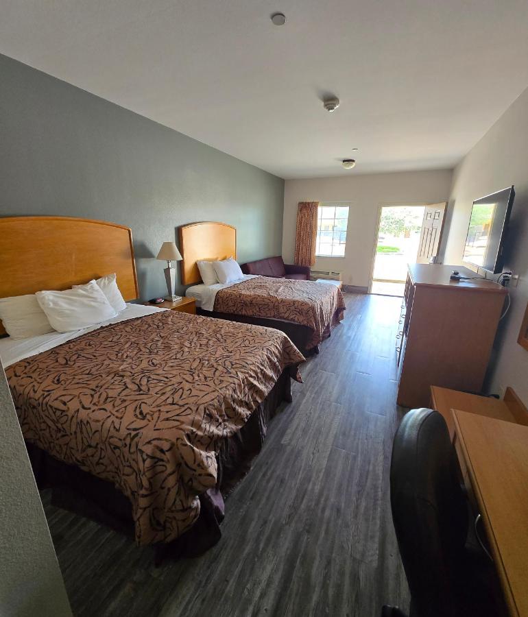 Whitesboro Inn & Suites — photo 11