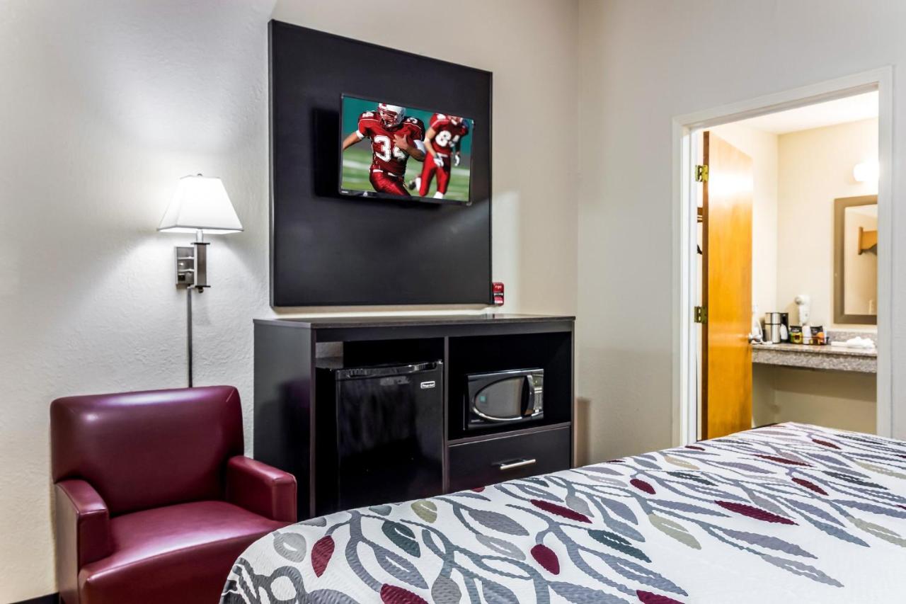 Green Roof Inn and Suites Kennesaw — photo 23