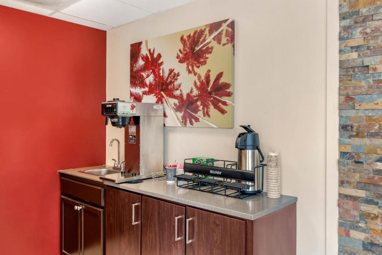 Green Roof Inn and Suites Kennesaw — photo 4