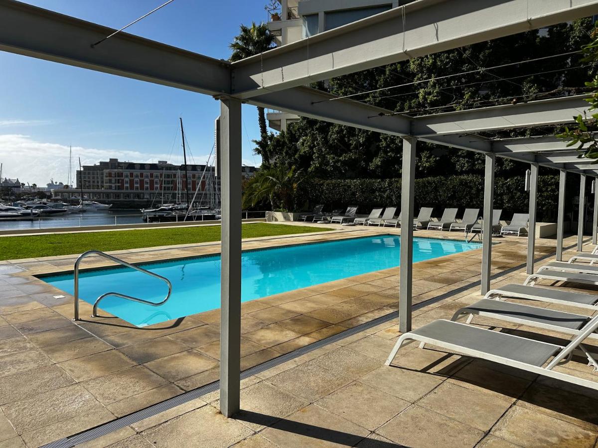V&A WATERFRONT CAPE TOWN The most secure and luxurious 3 bedroom apartment with views from ALL the rooms ! - 4