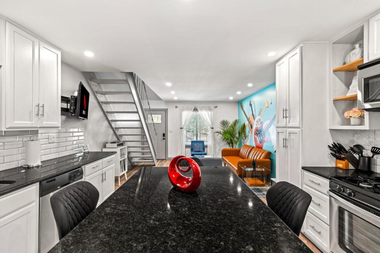 Cool Vibes Music Capital SoCo Townhome! - 4
