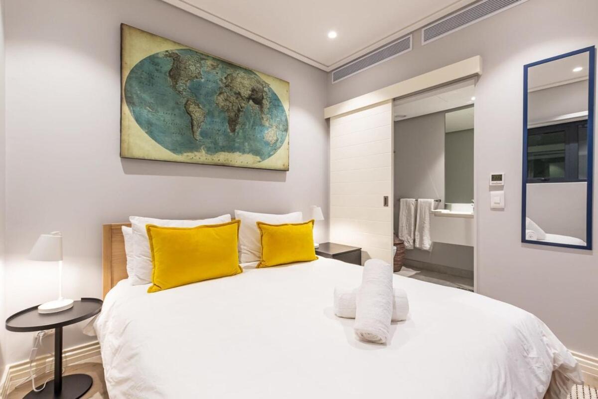 Outdoor pool Apartment, Gym, Bar & views - 2