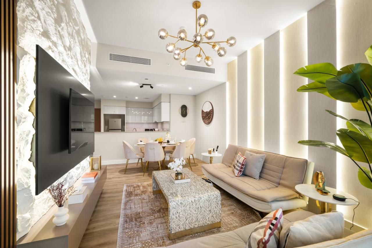 Gogoto3 High Floor Burj Khalifa NYE Fireworks View PS5 - 4