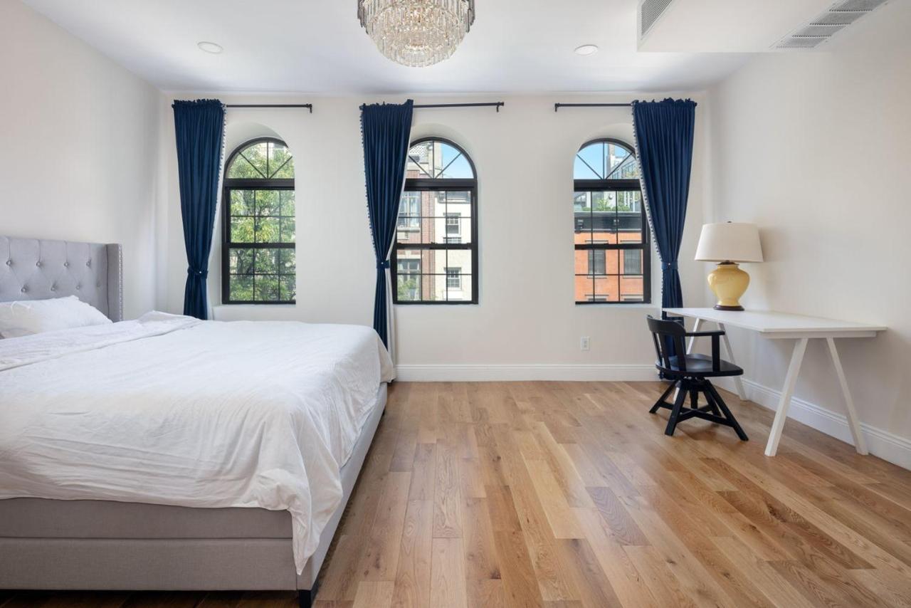 Little manhattan near Time Square - 2