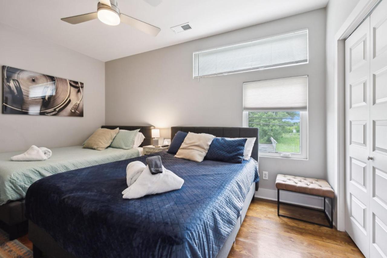 Spacious 3-Story Townhome w Rooftop & City Views - 2
