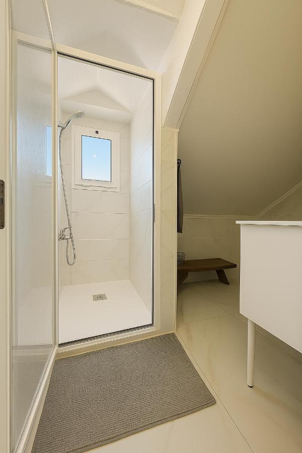 Santos Apartment in Central Lisbon with River View - 5