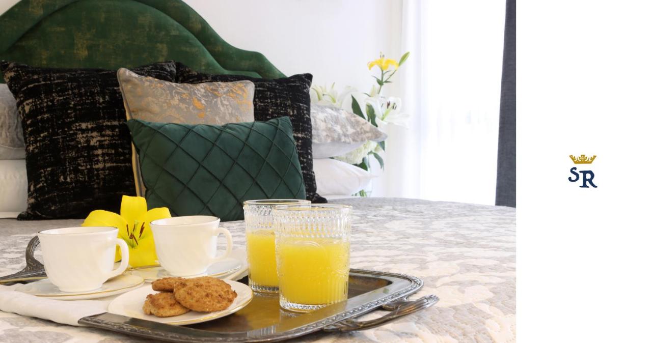 MONTFORT Suite Royale Refined Retreat Facing Historic Bogota's Church with Sunset Terrace - 3