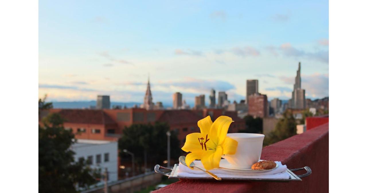 MONTFORT Suite Royale Refined Retreat Facing Historic Bogota's Church with Sunset Terrace - 2