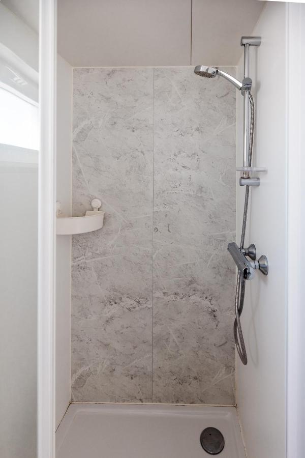 Floating Holiday Home - 15 mins to AMS - 4