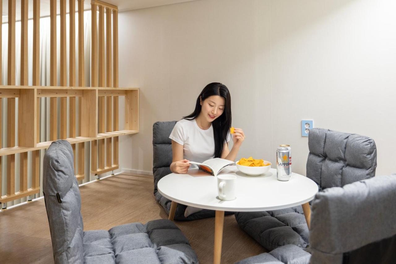 From H US Hotel with Anook Seoul Gangseo Hwagok - 4