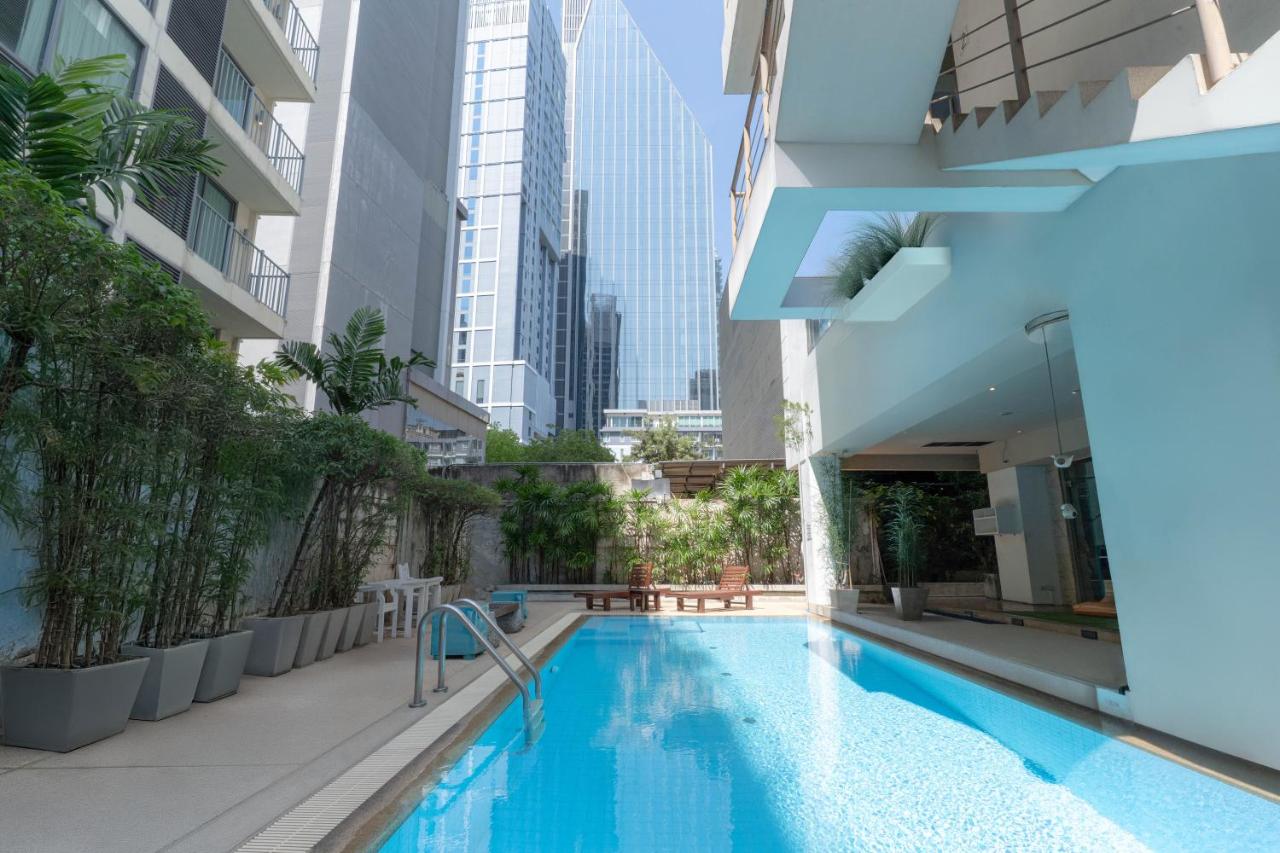 Journeyhub Sukhumvit 26, Bangkok - Formerly St James Hotel