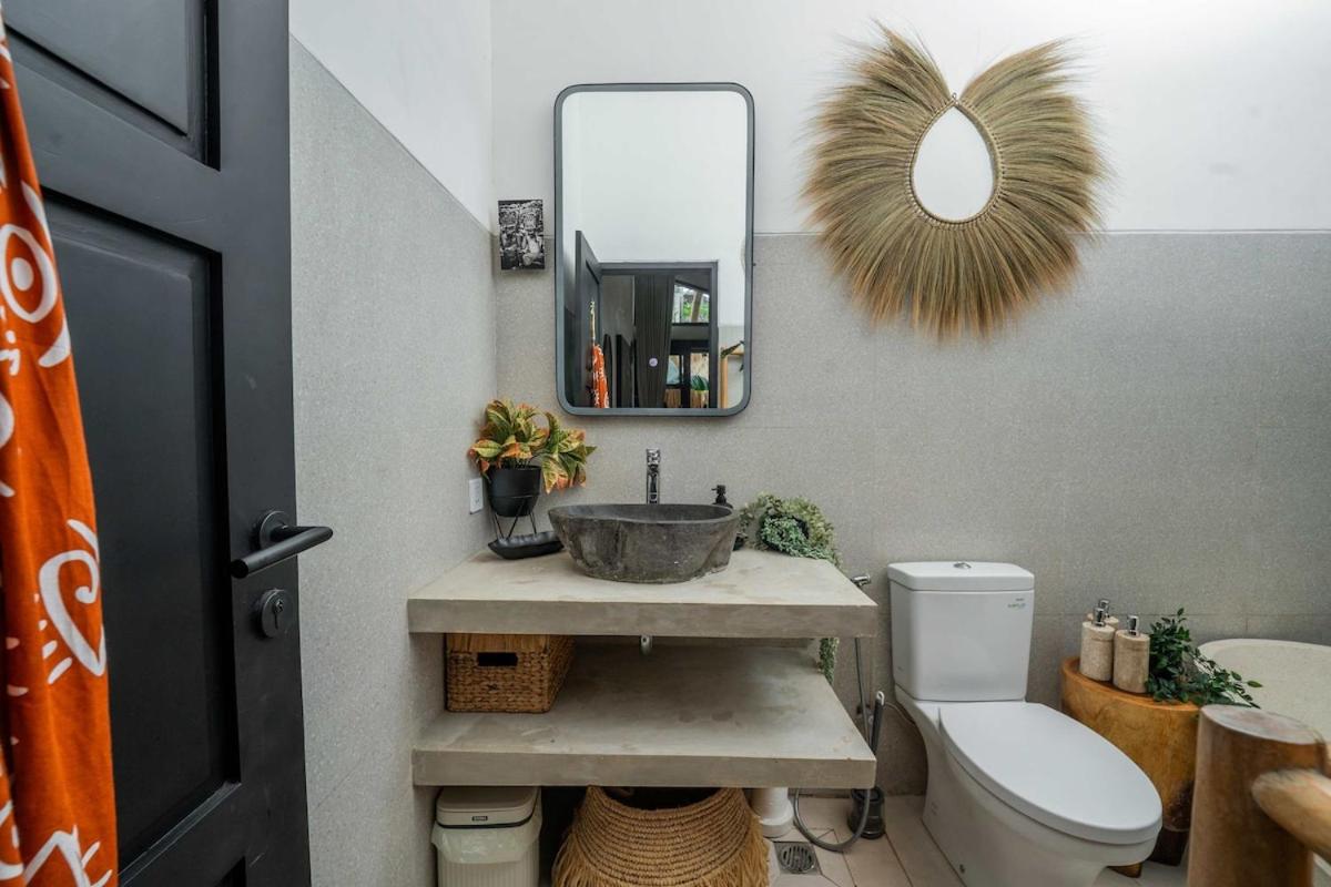 Villa Bergaya 2BR Brand New Oasis in Berawa - 3