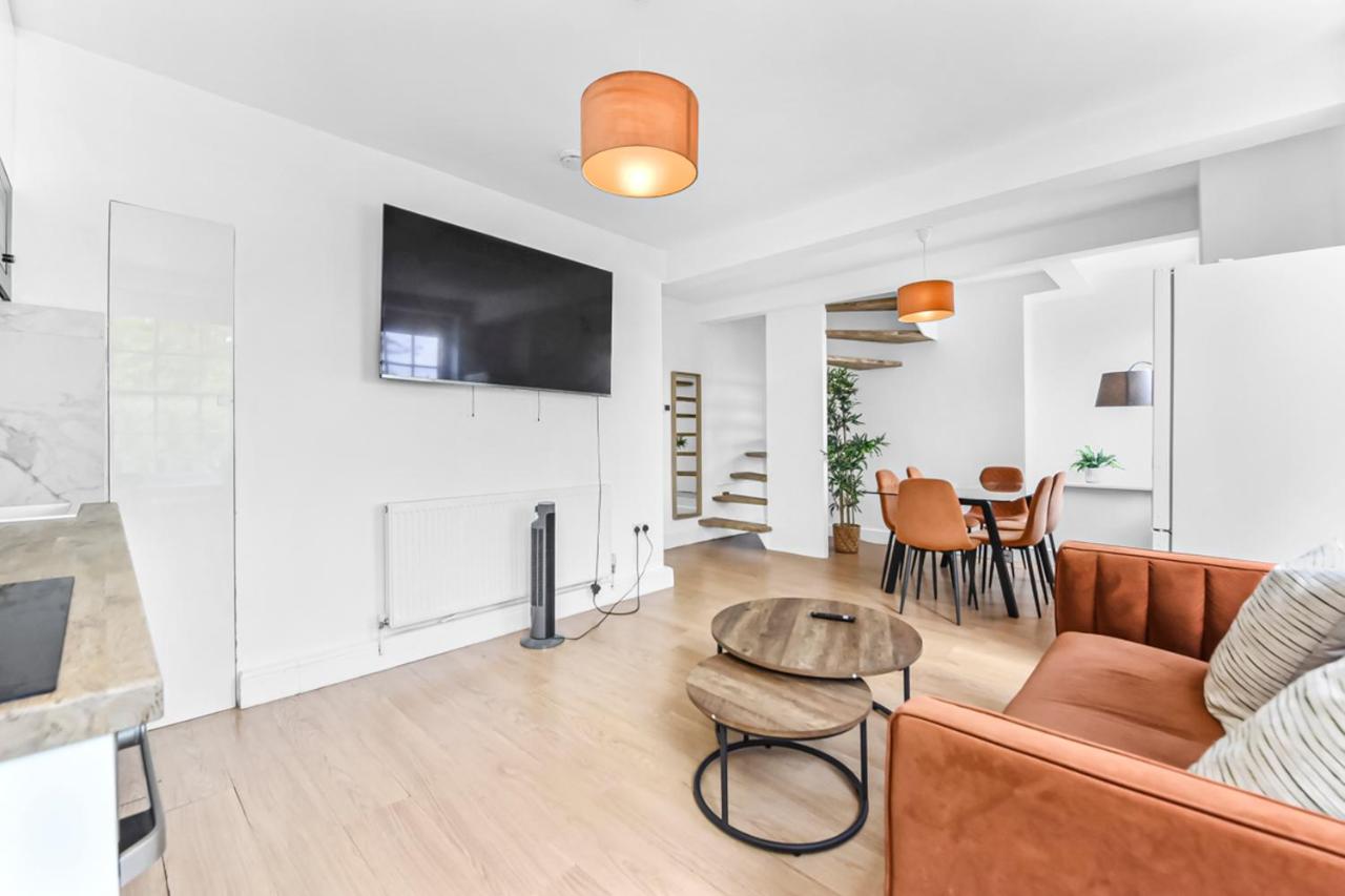 3 Bed 2 Bath in Edgeware Road! - 5