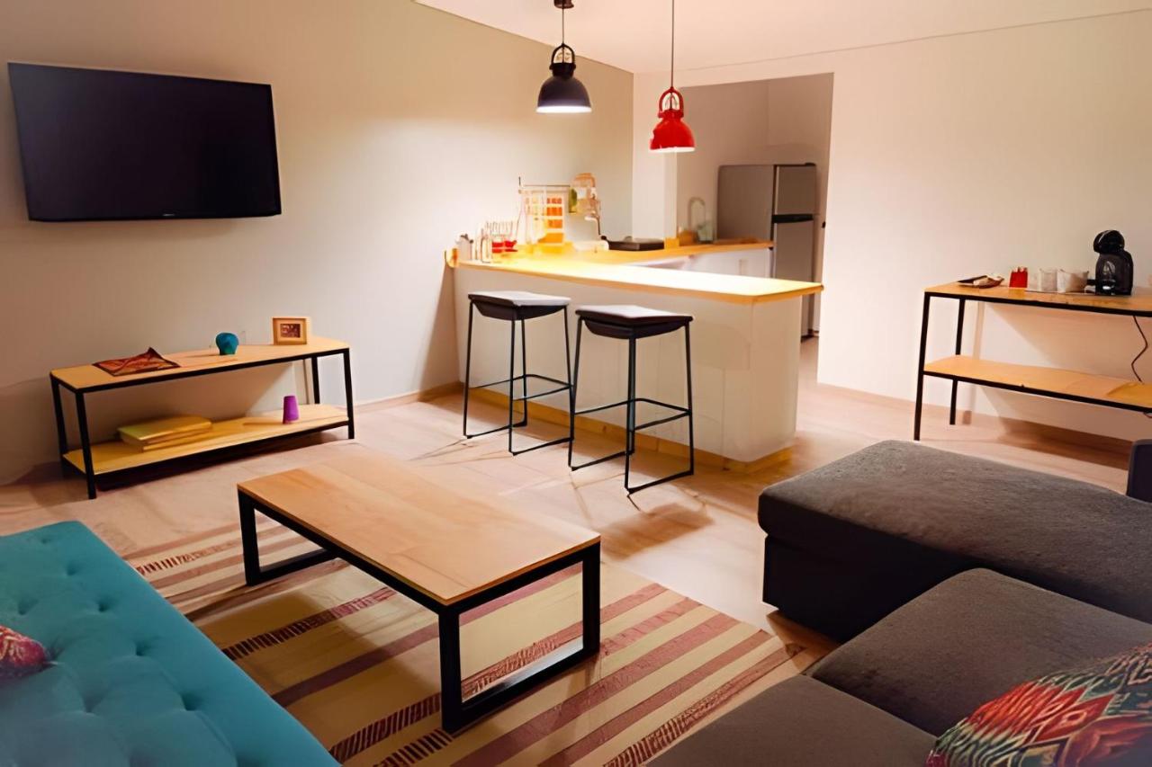 2 awesome aptos same building - 4