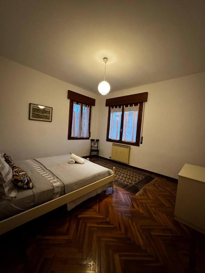 Casa Bella - Room 1 - 3