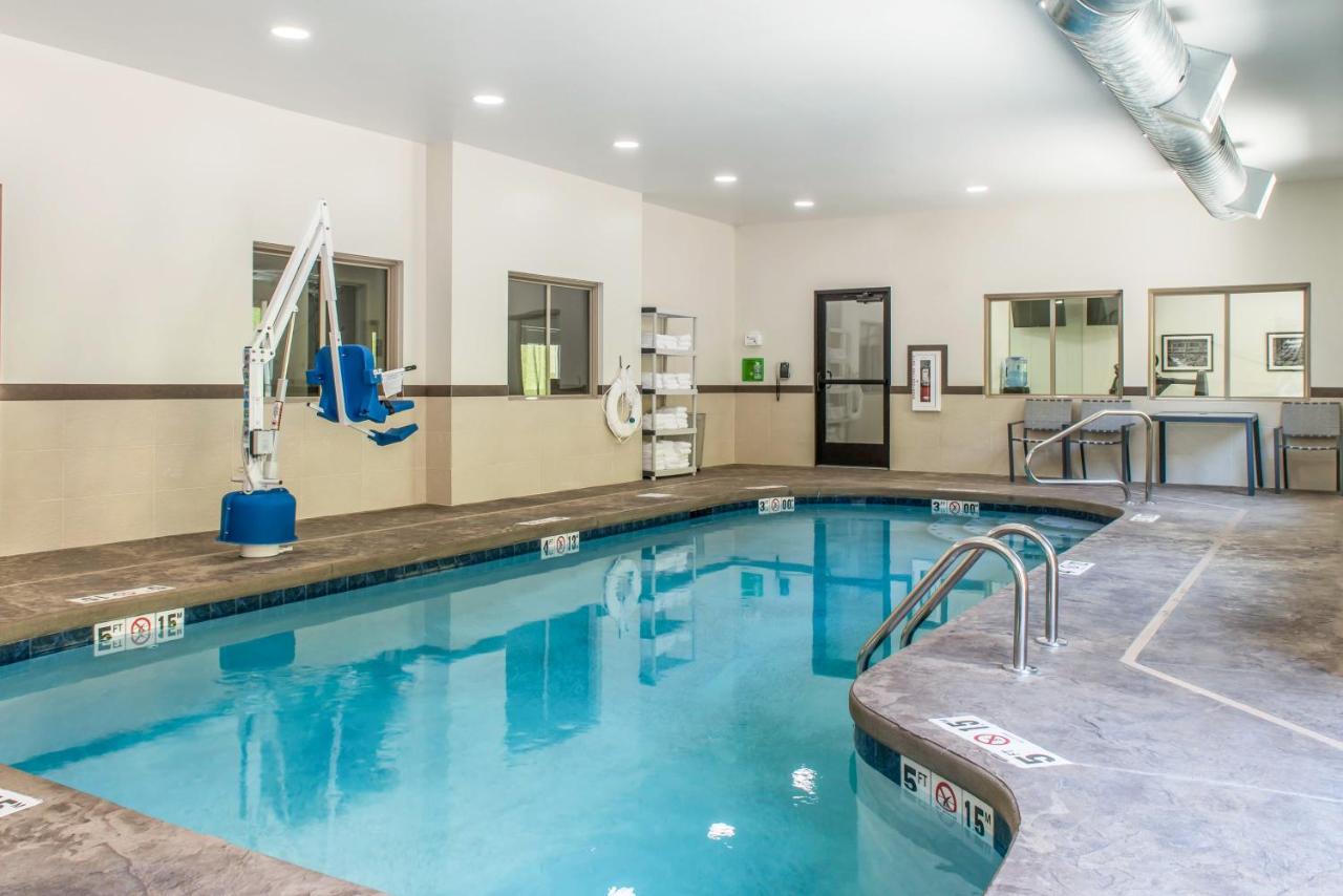 Heated swimming pool: Sleep Inn Ellenboro Hwy 50