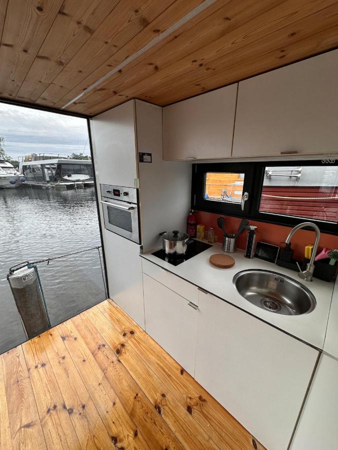 Ruheoase am Wasser, Sauna-Hausboot in Naturidylle - 4
