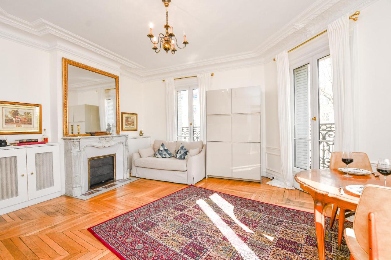 Eiffel Tower view Rose, apartment #1