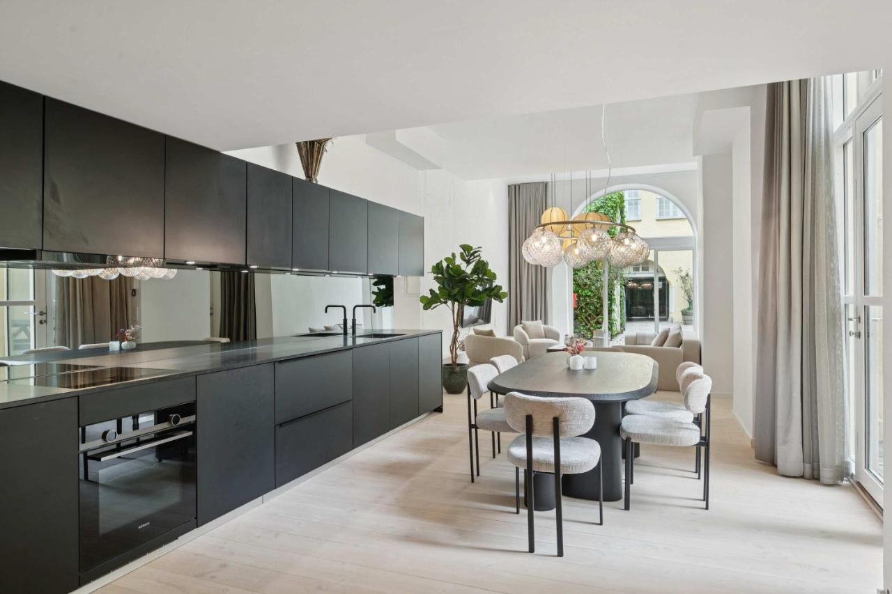 Luxury Stay by Freetown & Canals - 4