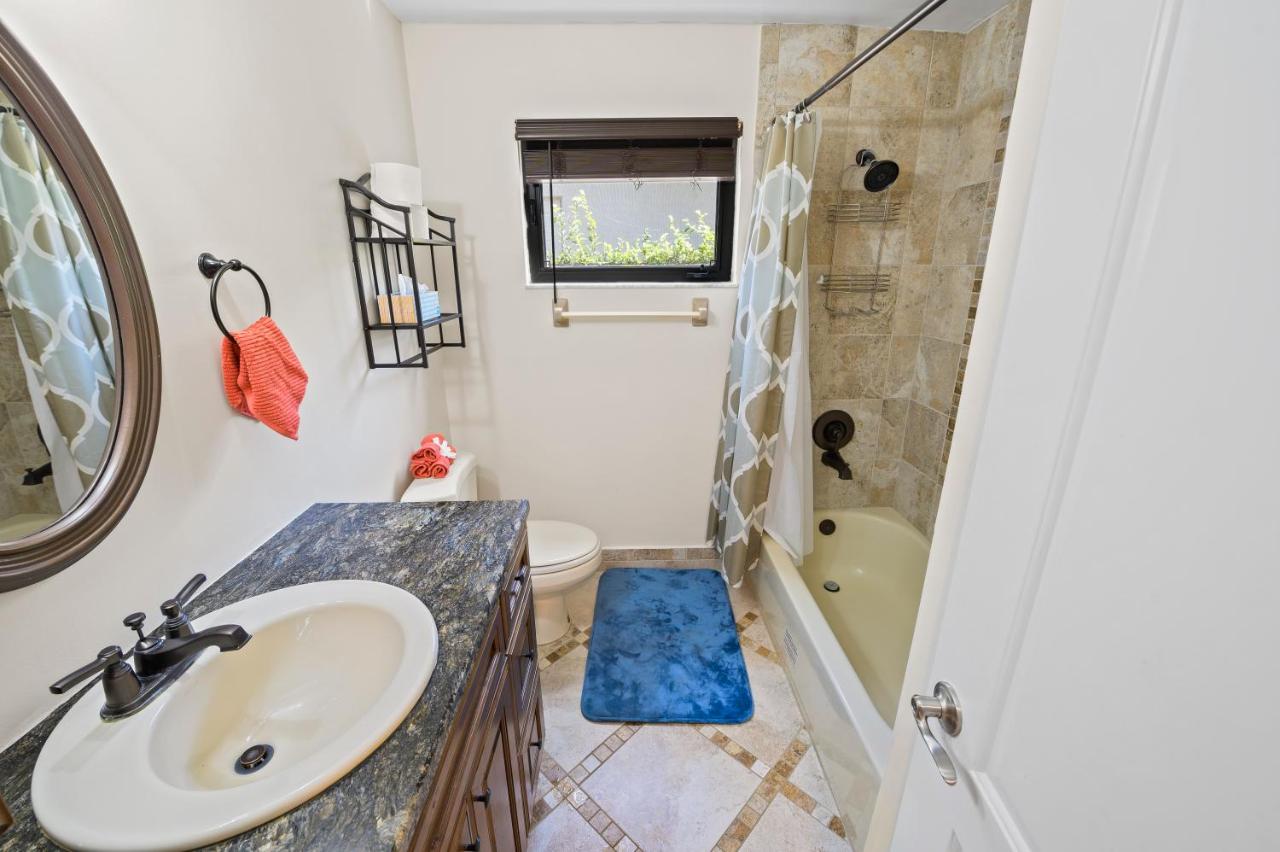 Large Private Room in House, Walk to UM! - 3