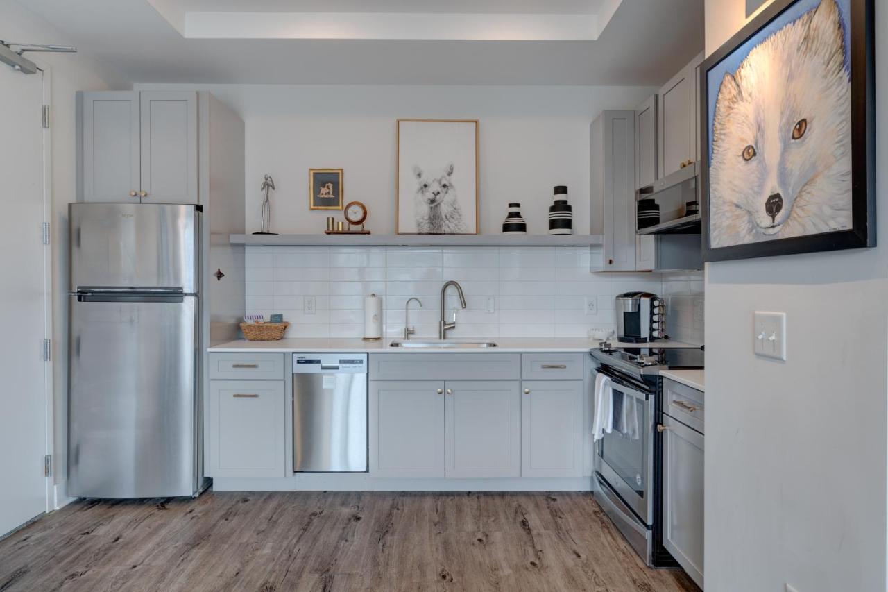 Image: The Hive 201 King Suite