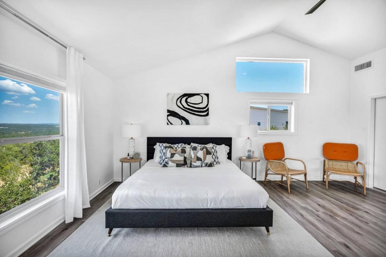 Thistle Hill Modern Barn Studio wt Amazing View!