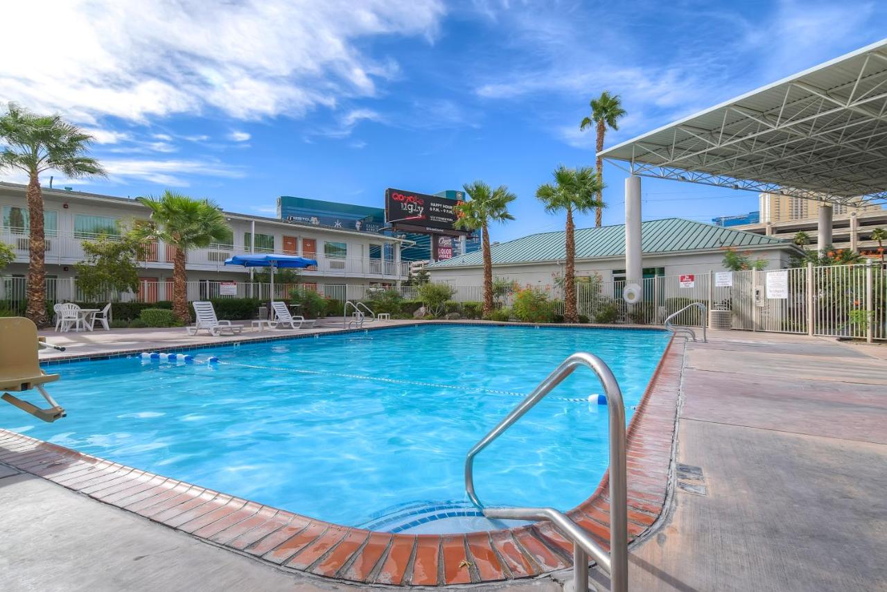 Town House Motel — photo 9