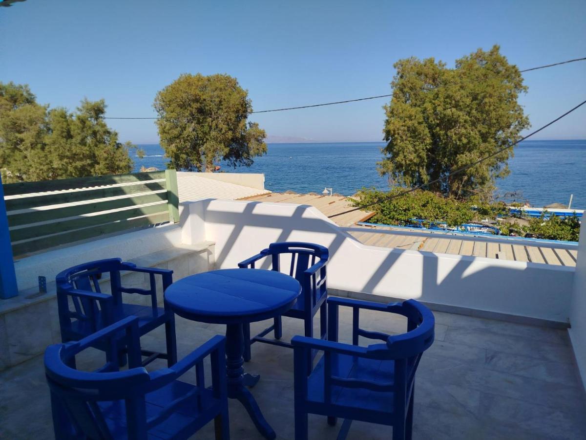 WHITE & BLUE Kamari - 2