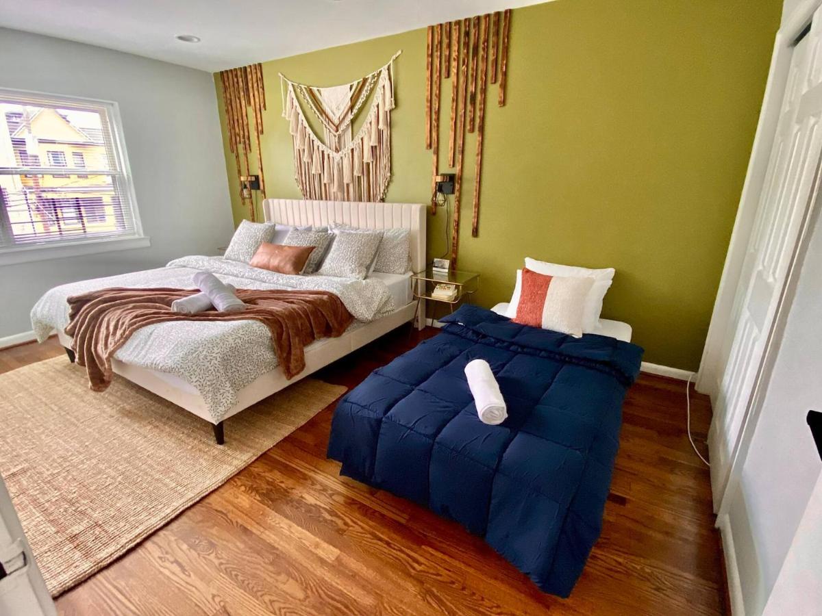 Easy PATH&Bus access- NYC| designer home + Deck. - 2