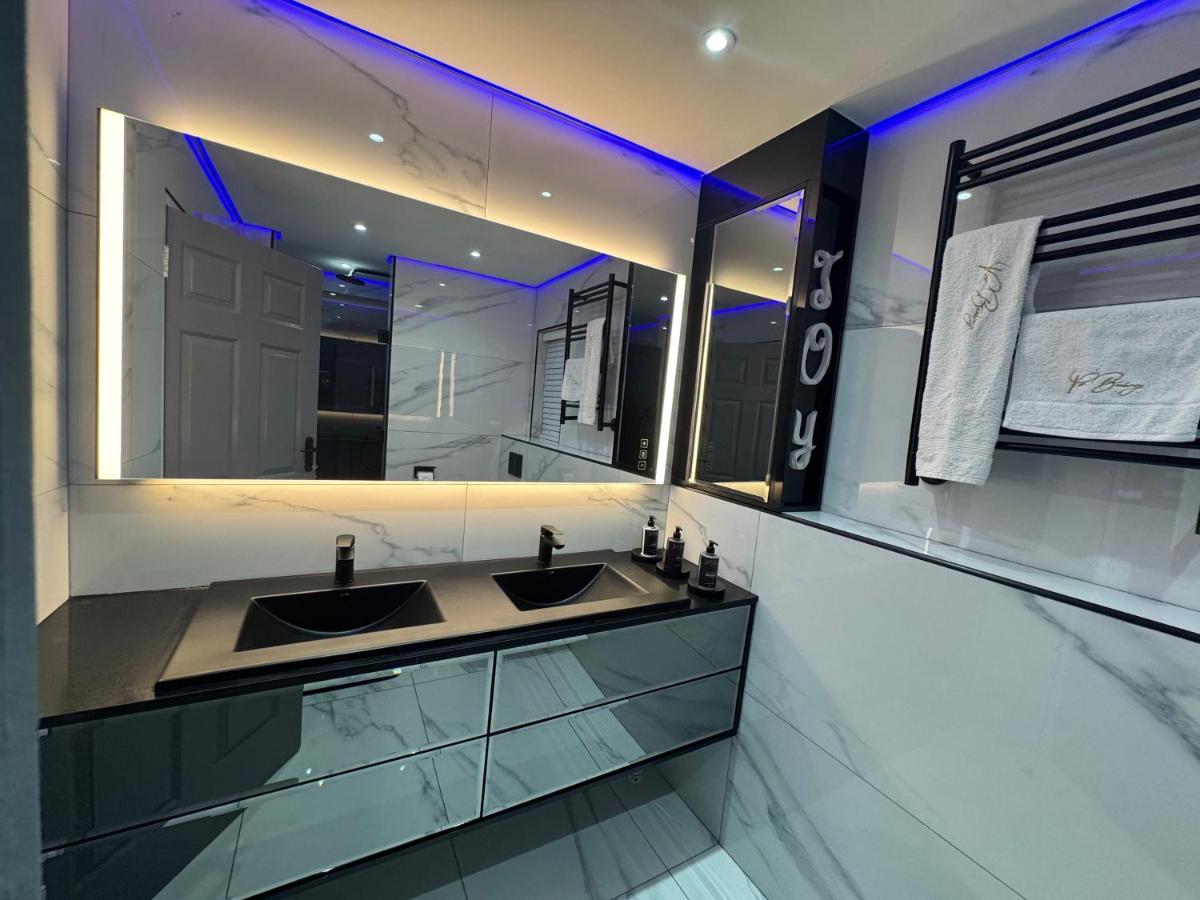 Exclusive Ultra-Luxury A Cut Above Apartments Century City by Vvip Bookings - 3